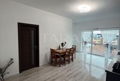 Apartament cu 3 camere semidecomandat, mobilat în Central