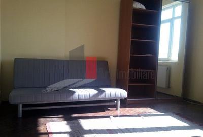Garsonieră decomandată în Tineretului