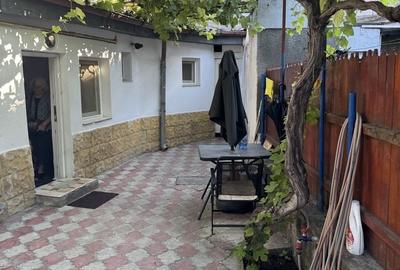 Casă cu 2 camere cu Teren 150 Mp în Casa de Cultură