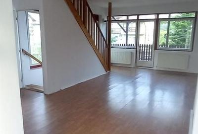 Apartament cu 5 camere în Central - 1