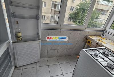 Apartament cu 3 camere decomandat în Micro 12 - 2
