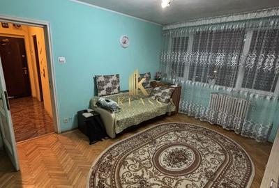 Apartament cu 3 camere semidecomandat, mobilat în Ștefan cel Mare