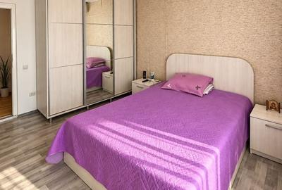 Apartament cu 3 camere decomandat în Barieră
