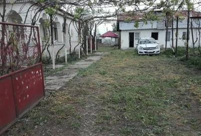 Casă cu Teren 1140 Mp în Străjescu - 2
