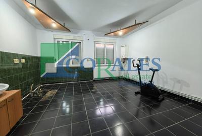 Casă individuală cu 7 camere cu Canalizare în Traian - 1
