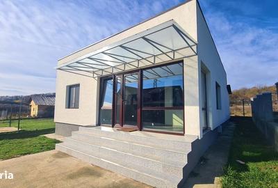 Casă cu 2 camere cu Teren 562 Mp în Curtea de Argeș
