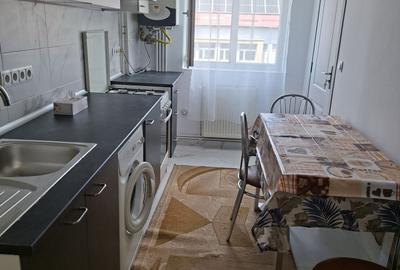 Apartament cu 2 camere decomandat în Exterior Vest