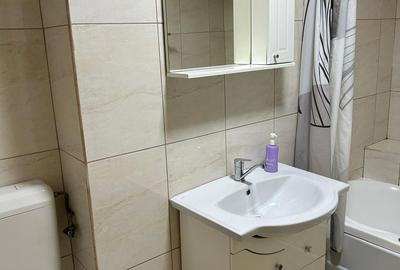 Apartament cu 3 camere decomandat, mobilat în Centrul Civic