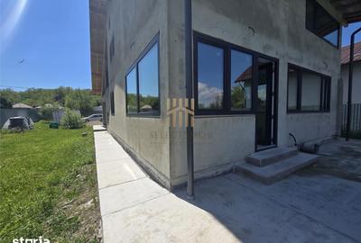 Casă cu 5 camere cu Teren 800 Mp în Plopu - 7