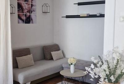 Apartament cu 3 camere decomandat în Buziașului