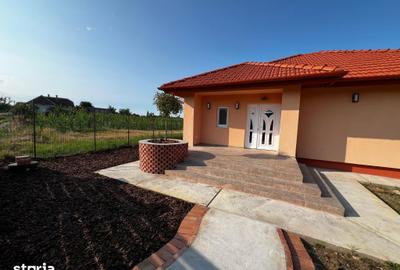 Casă cu 3 camere decomandat cu Teren 840 Mp în Central