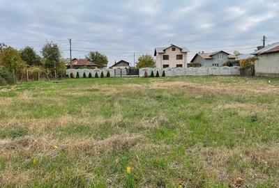 Teren de 1500 mp, în Băltița