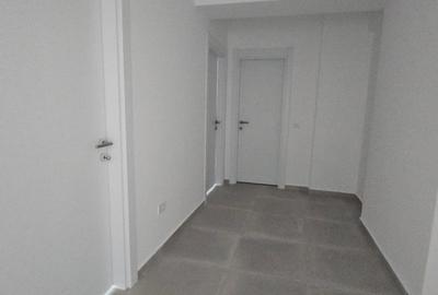 Apartament cu 3 camere semidecomandat în Berceni - 9
