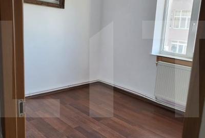 Apartament cu 3 camere decomandat, mobilat în Dorohoi