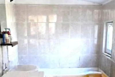 Casă cu 4 camere cu Teren 1036 Mp în Odaia Manolache