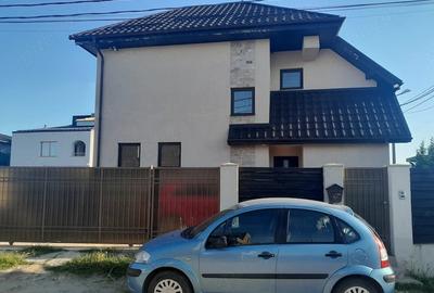 Casă cu 5 camere cu Teren 360 Mp în Central