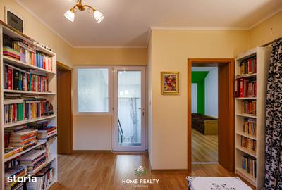 Casă cu 5 camere cu Teren 553 Mp în Giroc