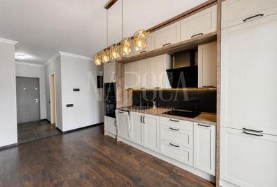 Apartament cu 3 camere semidecomandat, mobilat în Florești