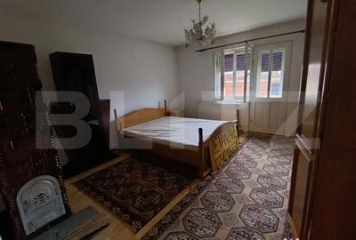 Casă cu 4 camere cu Teren 300 Mp în Central