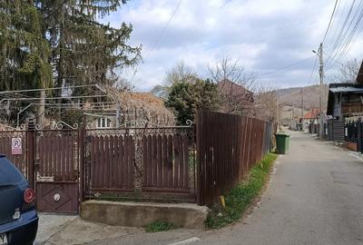 Casă cu Teren 1370 Mp în Central - 3