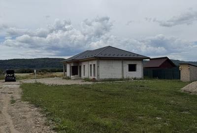 Casă cu 4 camere în Central