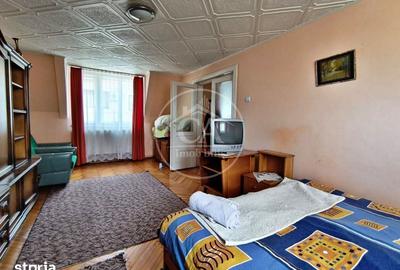 Casă cu 7 camere cu Teren 552 Mp în Sânmartin - 6