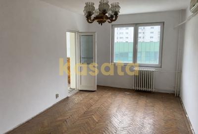Apartament cu 3 camere decomandat în Mihai Bravu