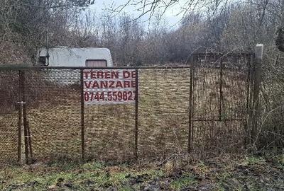 Teren de 1350 mp, în Central