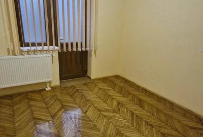 Spațiu comercial, de 20 mp, în Central - 3