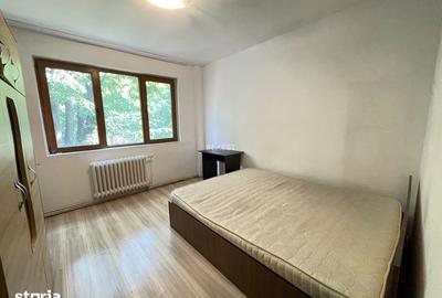 Apartament cu 3 camere decomandat în Tătărași