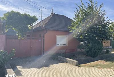 Casă cu 4 camere cu Teren 83 Mp în Central