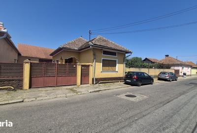 Casă cu 3 camere cu Teren 651 Mp în Central