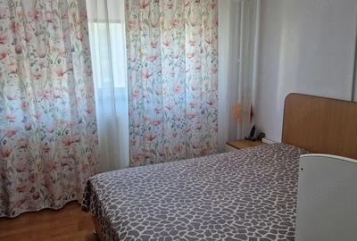 Apartament cu 3 camere decomandat, mobilat în Central