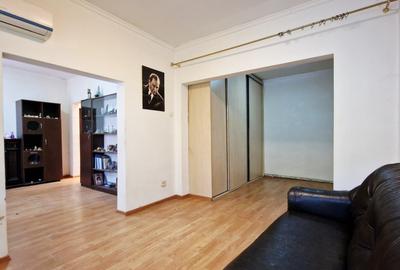 Apartament cu 2 camere semidecomandat, mobilat în 1 Mai