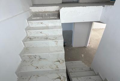 Casă cu 5 camere cu Canalizare în Central - 17