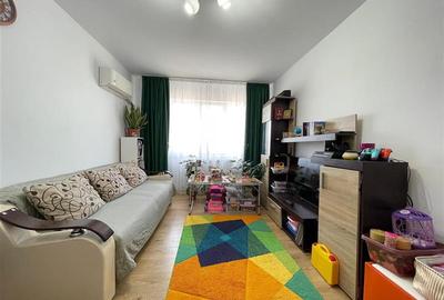 Apartament cu 3 camere decomandat, mobilat în Central