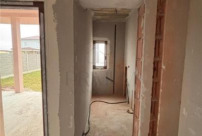 Casă cu 4 camere cu Teren 335 Mp în Central - 5