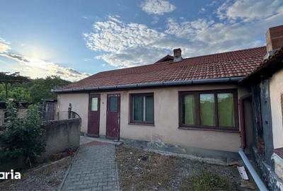 Casă cu 4 camere cu Teren 150 Mp în Central