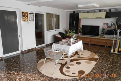 Casă cu 5 camere cu Teren 129 Mp în Lacu Dulce - 1