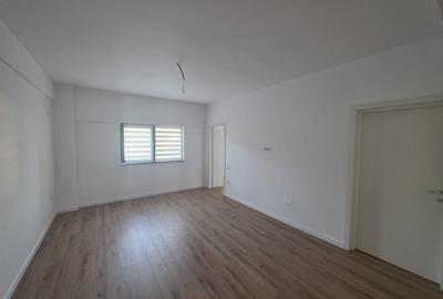 Apartament cu 4 camere decomandat, mobilat în Iancu Nicolae
