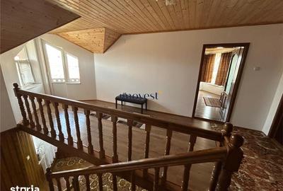 Casă cu 5 camere cu Teren 1200 Mp în Halmeu - 1