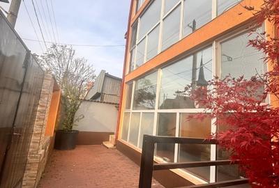 Casă individuală cu 5 camere cu Teren 180 Mp în Rahova