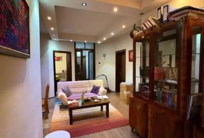 Apartament cu 3 camere decomandat în Central - 3