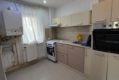 Apartament cu 2 camere semidecomandat în Micro 38 - 2