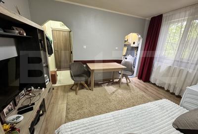 Apartament cu 2 camere semidecomandat, mobilat în Central