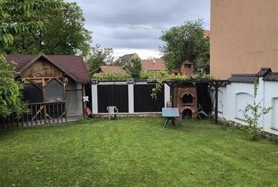 Casă individuală cu 5 camere cu Canalizare în Florilor - 31