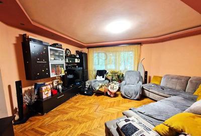 Apartament cu 3 camere semidecomandat, mobilat în Soarelui