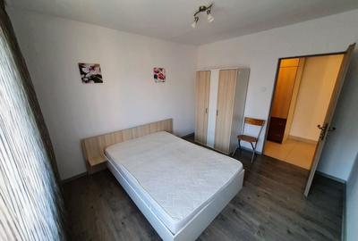 Apartament cu 3 camere decomandat în Tudor