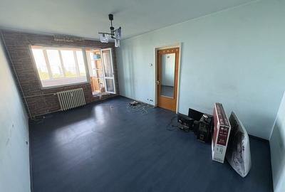 Apartament cu 2 camere decomandat în Titan