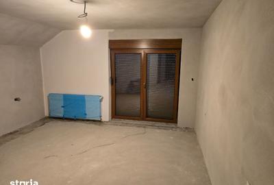 Casă cu 4 camere cu Teren 500 Mp în Unirea